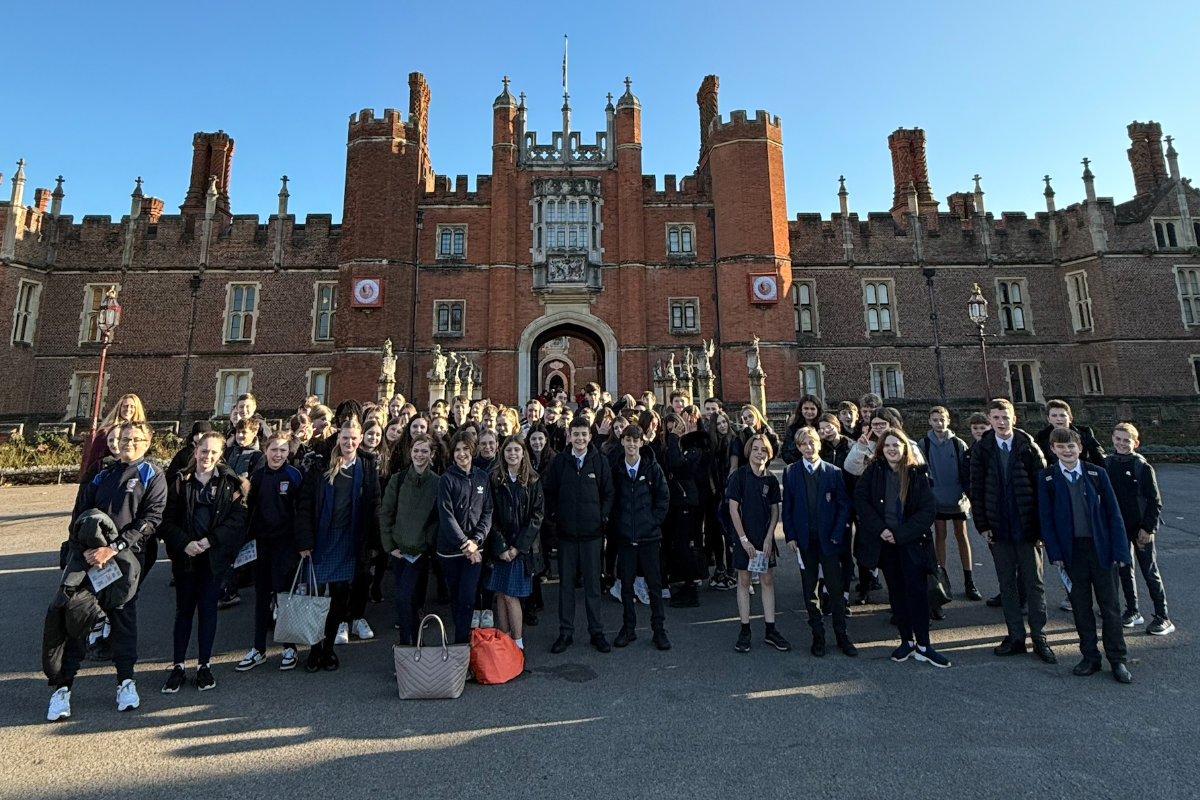 Year 8 visit Hampton Court Palace 